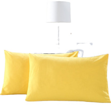 Caso de travesseiro amarelo de tamanho de cor sólida